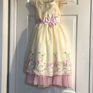 butter, cream and pink dress princess 🥰